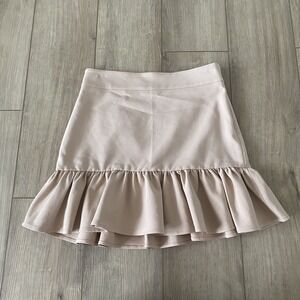 NWT Express Tan Nude Mini-Skirt Unlined Size 4 Side Zip Business Ruffle Hem